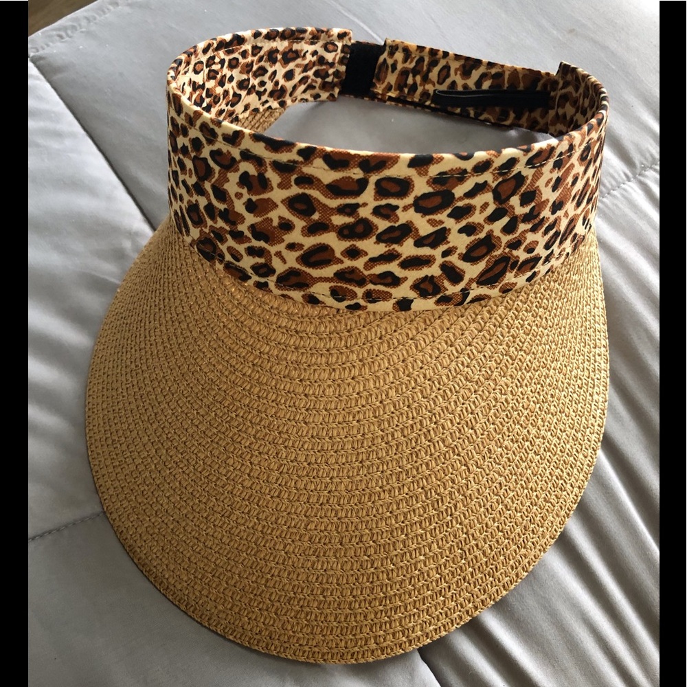 Sun bonnet hat with leopard trim brand new